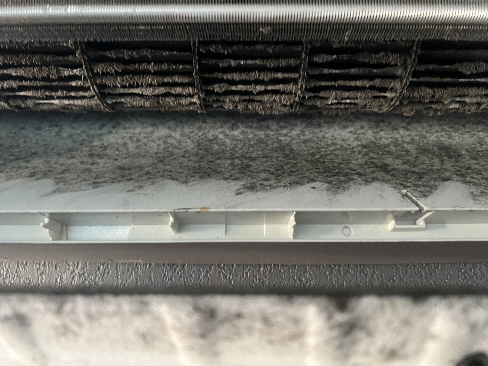 entretien complet d’une climatisation réversible chaud/froid qui ne chauffait plus dans la commune de Marignane 