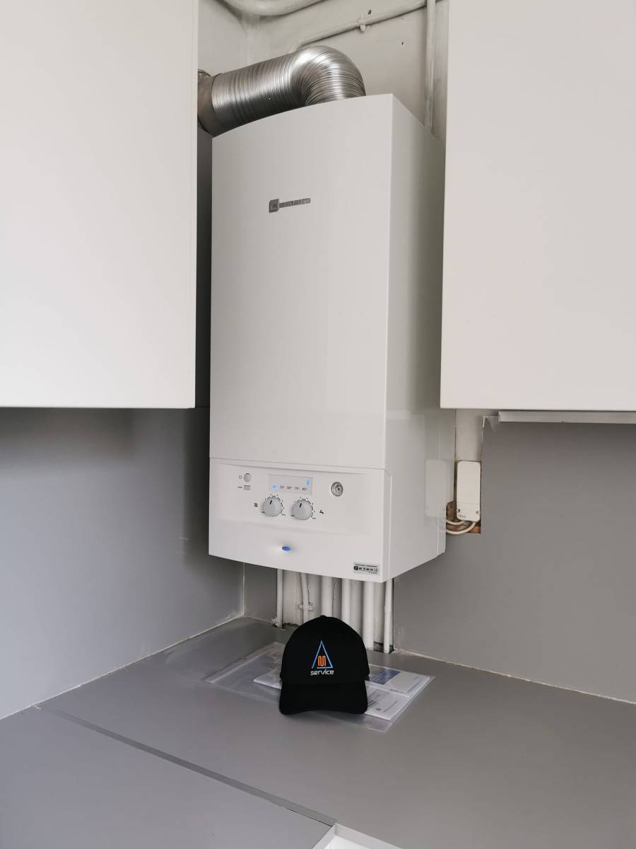 Installation fiable de chaudières gaz ELM Leblanc à Vitrolles avec options énergétiques durables.