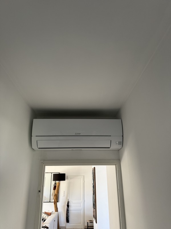 pose climatisation mitsubishi electric reversible equipé de wifi 