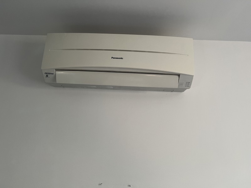 déplacement climatisation + entretien de climatisation type console + split 
