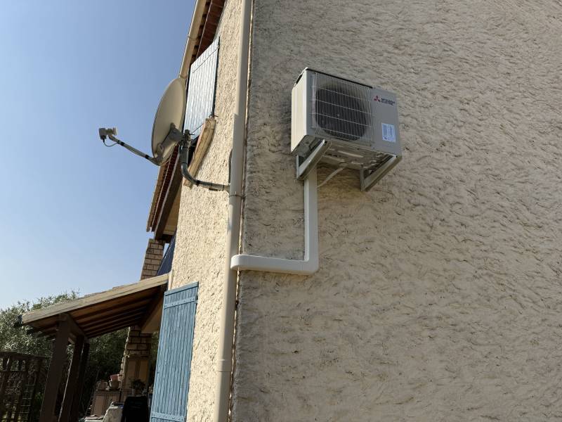 Quels sont les avantages d'une climatisation réversible Daikin connectée pour maison à Vitrolles ?
